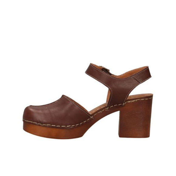 Cinzia Soft sabot con cinturino e tacco effetto legno
