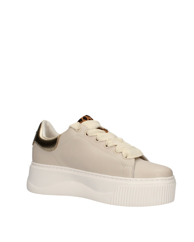 Cult Perry 4638 sneakers con zeppa e borchie