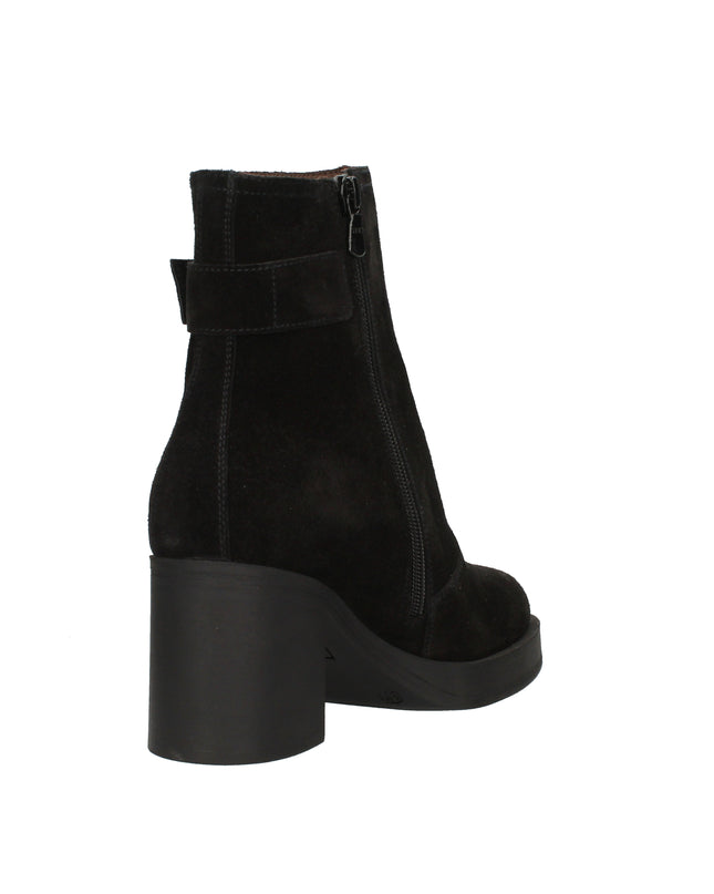 Nero Giardini Stivaletti donna I513892D in pelle scamosciata nera