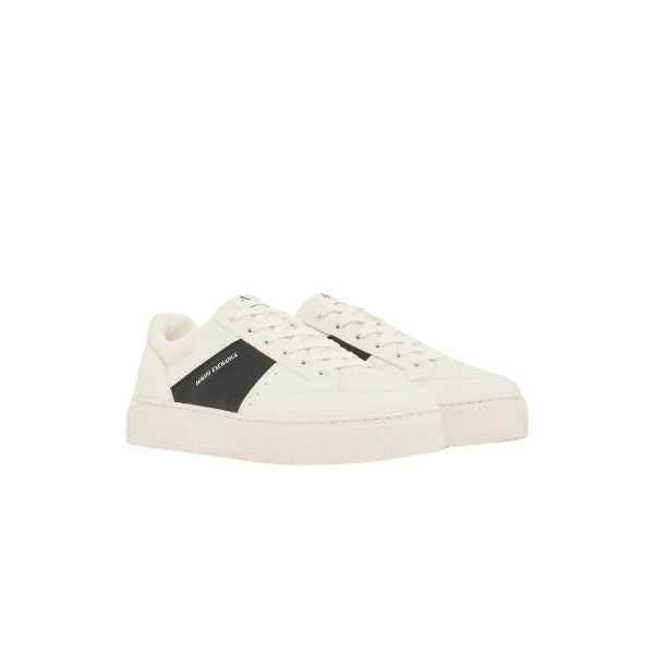 Armani Exchange sneakers bianche con logo laterale a contrasto