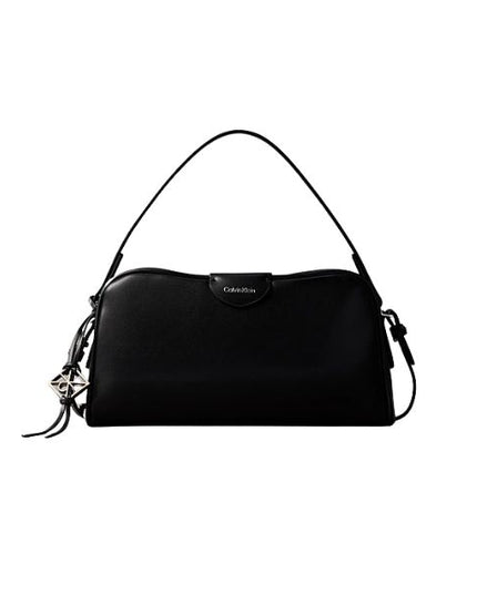 Calvin Klein borsa a tracolla nera con ciondolo removibile