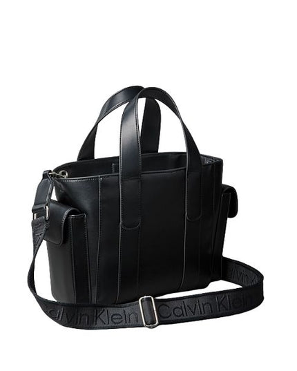 Calvin Klein borsa a mano nera con tasche esterne