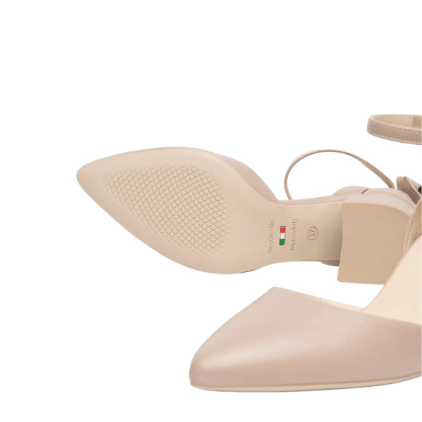 NERO GIARDINI décolleté con applicazione fiocco