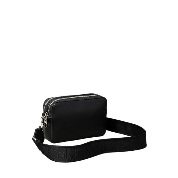 Calvin Klein borsa a tracolla piccola nera
