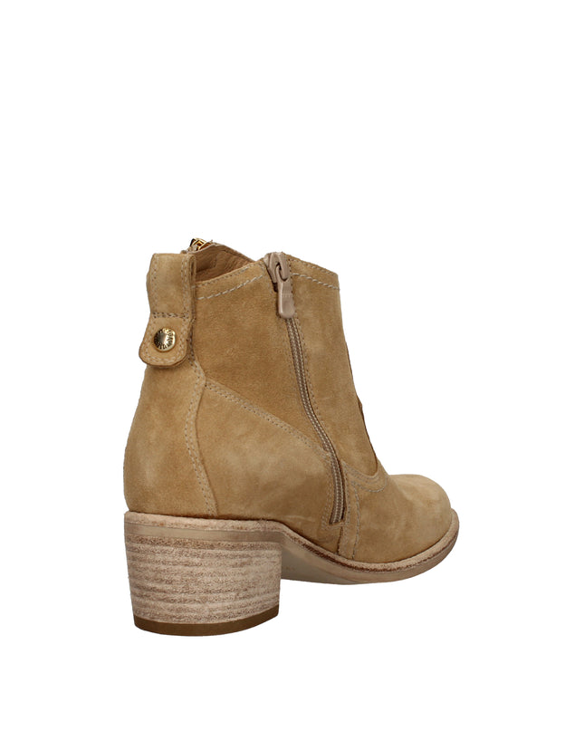 Nero Giardini stivaletti texani in camoscio con tacco effetto legno