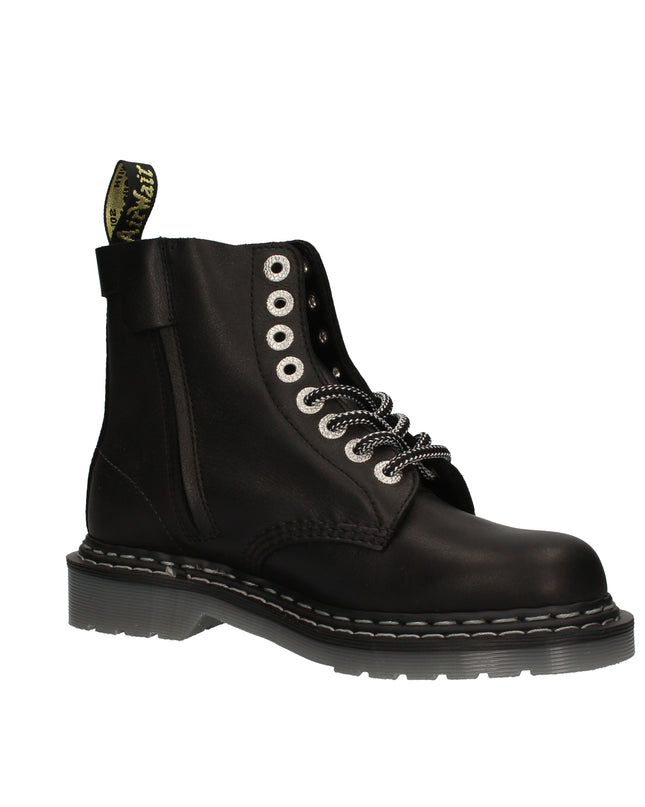 Dr. Martens 1460 Pascal in pelle morbida con occhielli cromati e zip laterale