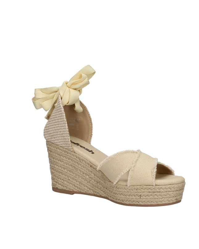Refresh sandali in tessuto con zeppa in rafia