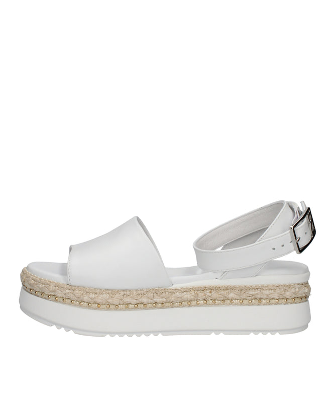 Nero Giardini sandali in pelle con dettagli in rafia