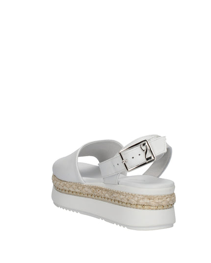 Nero Giardini sandali in pelle con dettagli in rafia