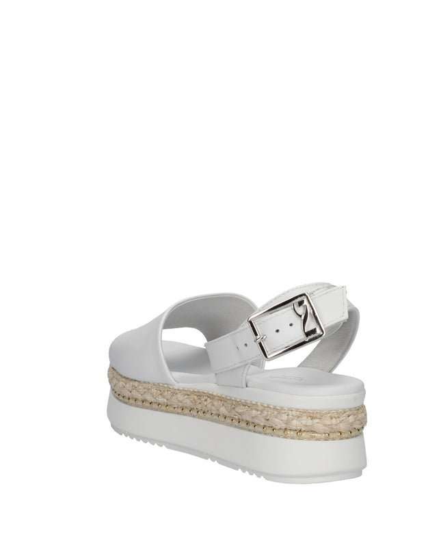 Nero Giardini sandali in pelle con dettagli in rafia