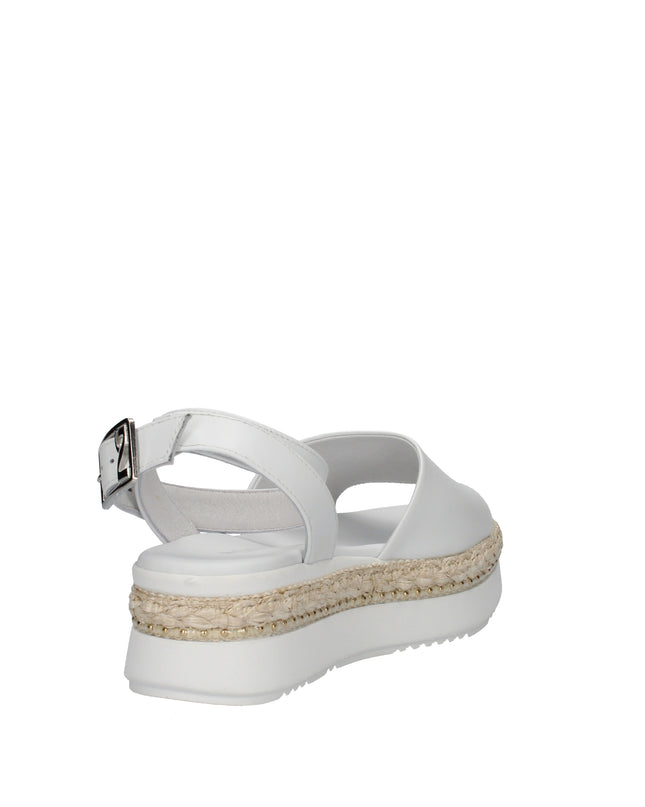 Nero Giardini sandali in pelle con dettagli in rafia