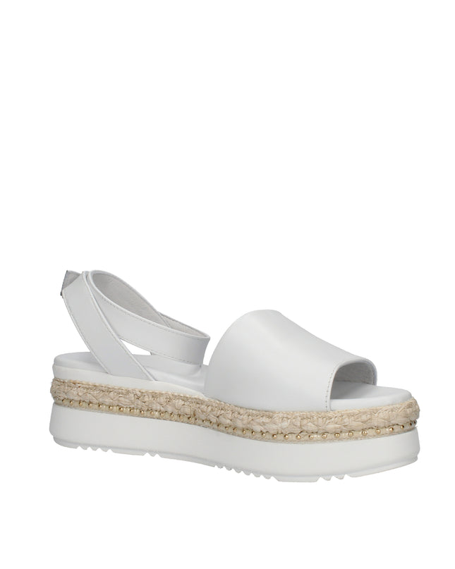 Nero Giardini sandali in pelle con dettagli in rafia