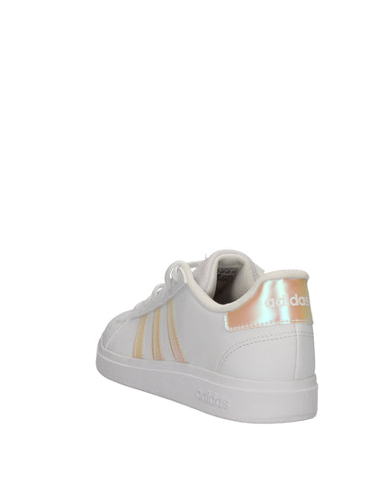 Adidas Grand Court 2.0 sneakers con dettagli olografici