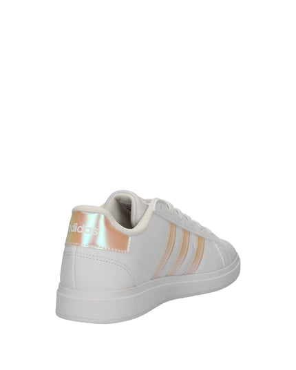 Adidas Grand Court 2.0 sneakers con dettagli olografici