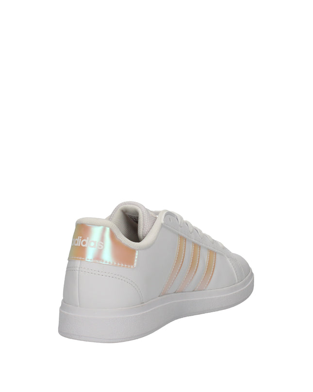 Adidas Grand Court 2.0 sneakers con dettagli olografici