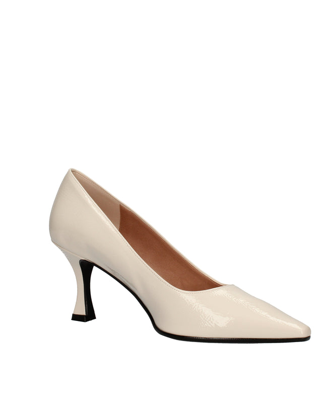 Cinzia Soft decolletè in vernice con tacco a clessidra