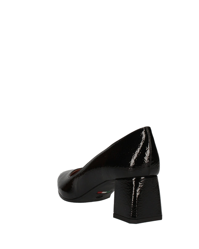 Cinzia Soft decolletè in vernice con tacco grosso