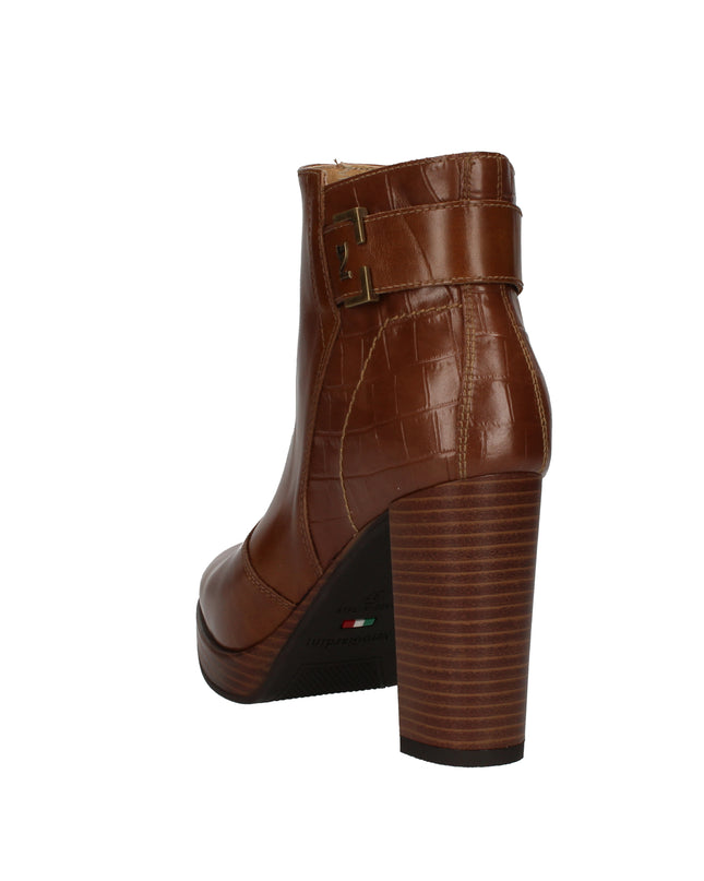 Nero Giardini tronchetti in pelle stampata con tacco effetto legno