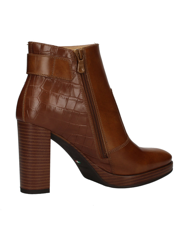 Nero Giardini tronchetti in pelle stampata con tacco effetto legno