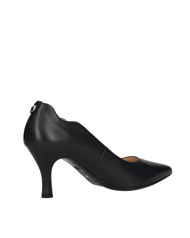 Nero Giardini decolletè con tacco a spillo