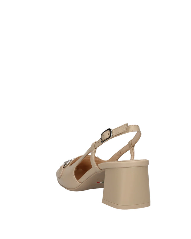 Nero Giardini scarpe con tacco grosso a punta quadrata con cinturino