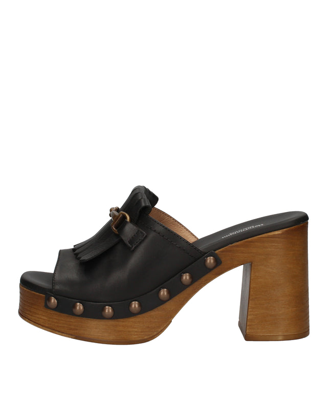 Nero Giardini zoccoli con tacco a blocco e frange