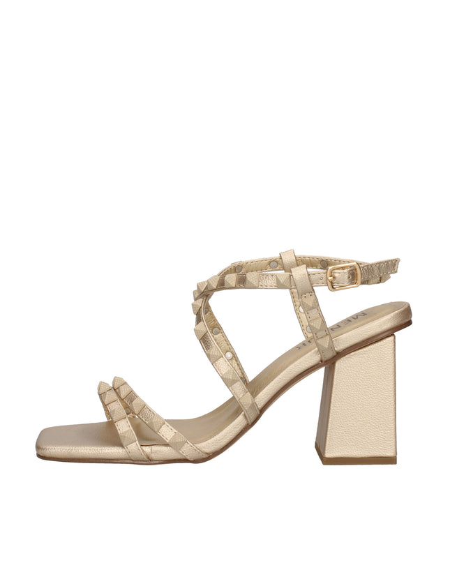 Menbur sandali con tacco a blocco e charme piramidali