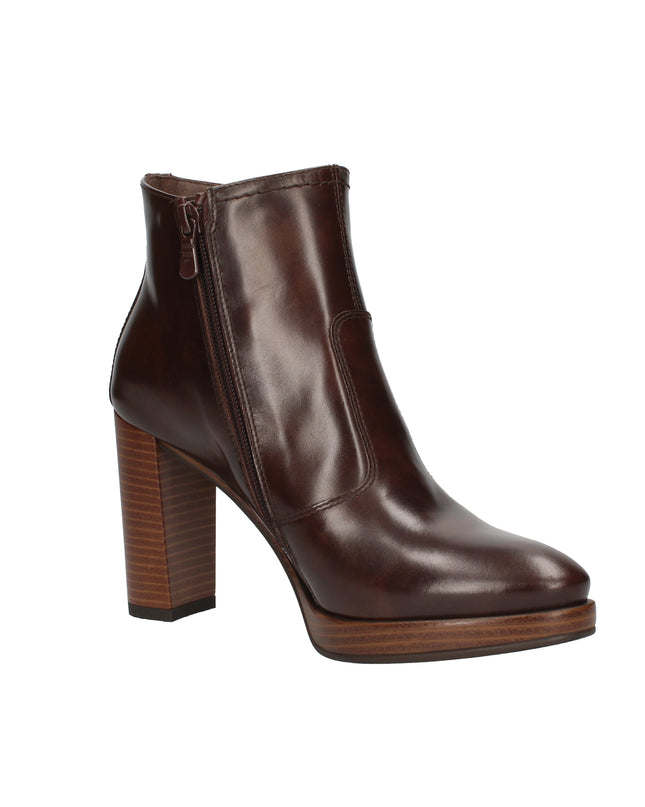 Nero Giardini stivaletti con tacco effetto legno con borchie