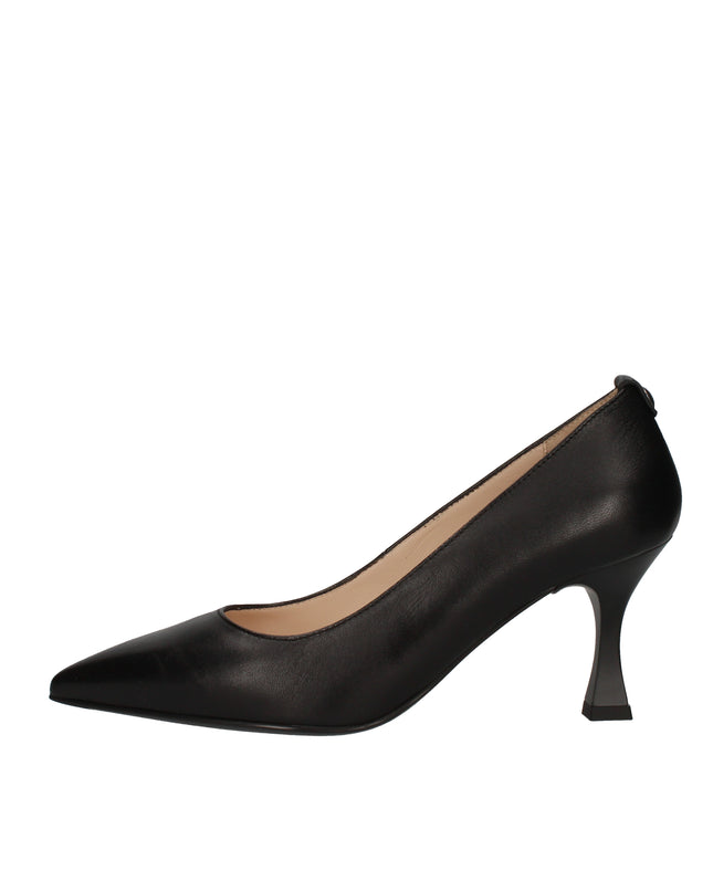 Nero Giardini decolletè con tacco a clessidra