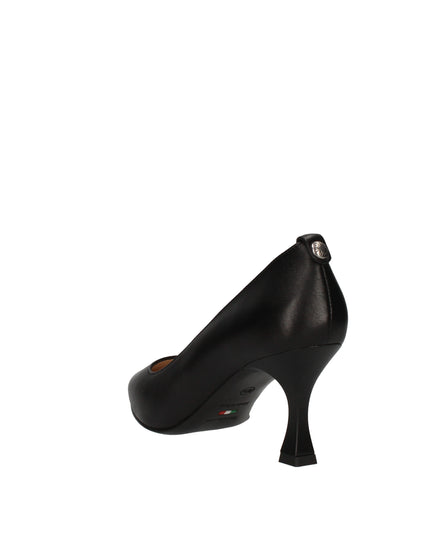 Nero Giardini decolletè con tacco a clessidra