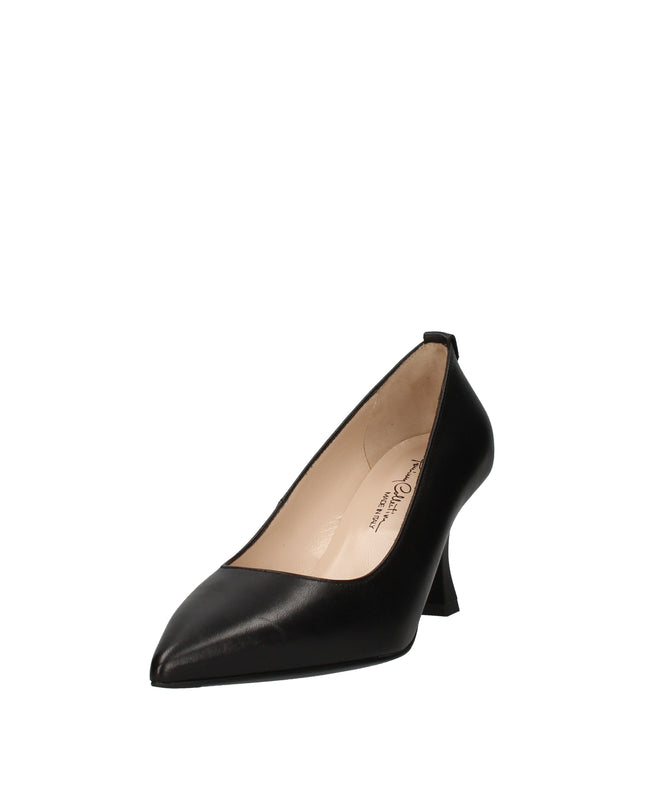 Nero Giardini decolletè con tacco a clessidra