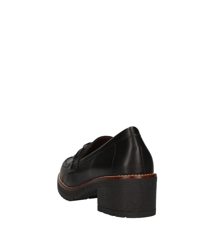 Pitillos mocassini con tacco a blocco e catena tono su tono