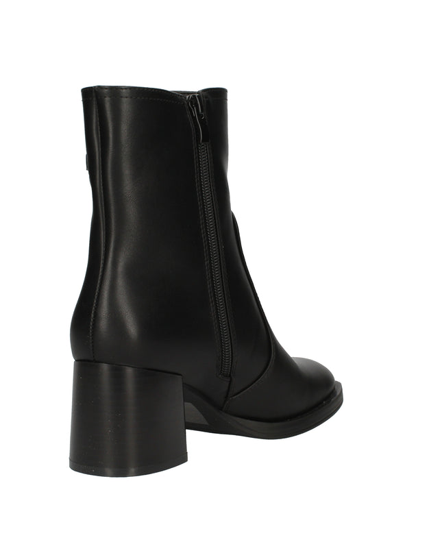 Keys stivaletti in pelle con tacco a blocco e accessorio decorativo