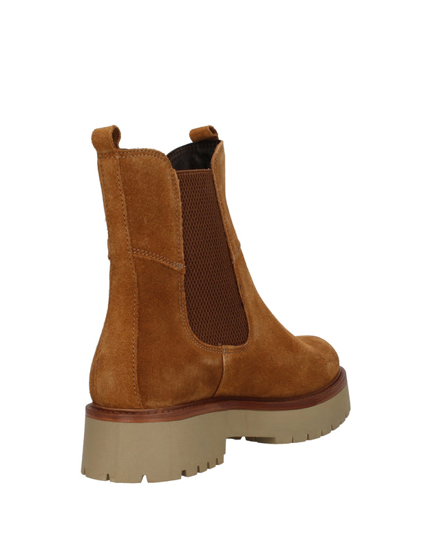 Cinzia Soft stivaletti chelsea in camoscio con suola carrarmato