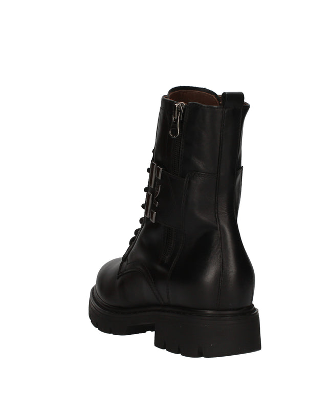 Nero Giardini anfibi con fibbia decorativa