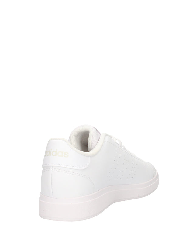 Adidas Advantage Base 2.0 sneakers con strisce traforate