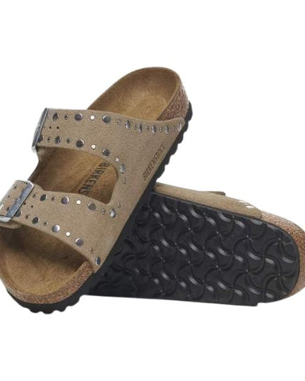 Birkenstock Arizona in pelle scamosciata con borchie Taupe