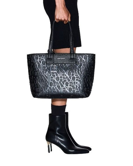AX Armani Exchange Borsa shopping nera con logo in rilievo e charm