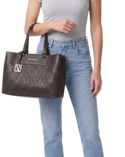 AX Armani Exchange Borsa shopping marrone con logo in rilievo e charm