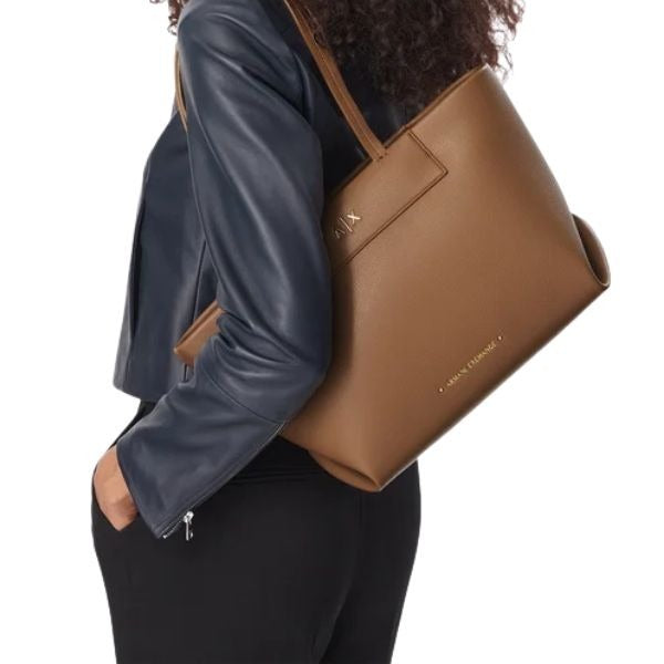 AX Armani Exchange borsa shopping marrone chiaro in pelle liscia