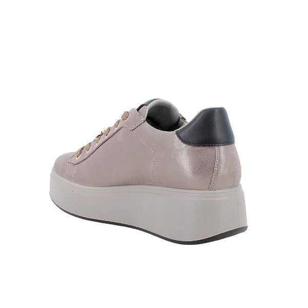 Igi&co sneakers platform in pelle laminata con charm champagne