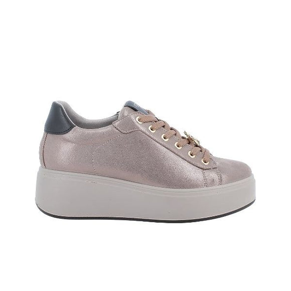 Igi&co sneakers platform in pelle laminata con charm champagne