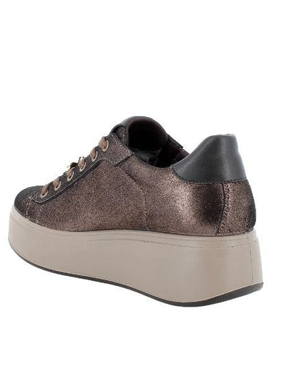 Igi&co sneakers platform in pelle laminata con charm bronzo