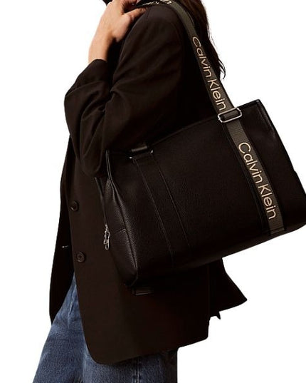 Calvin Klein Borsa tote con manici con logo nera