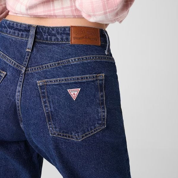 GUESS Mom jeans donna denim stretch gamba affusolata chiusura zip e bottone