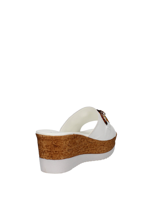 Cinzia Soft ciabatte con zeppa e catena decorativa