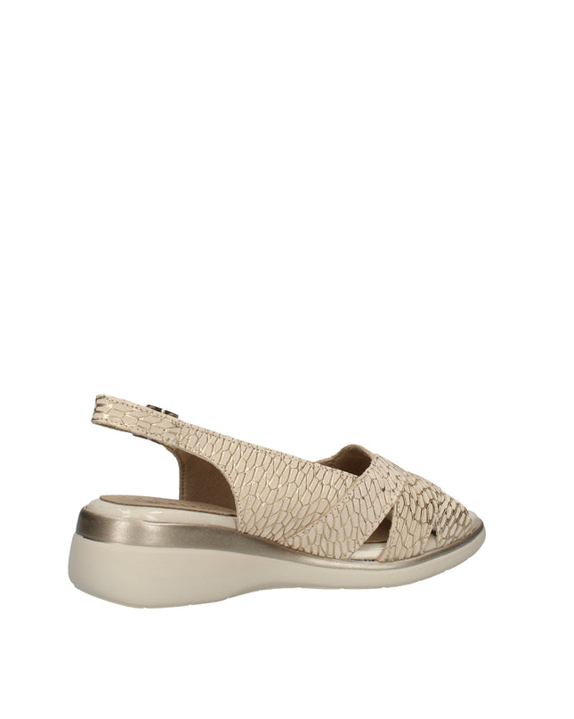 Pitillos sandali in pelle stampata con zeppa