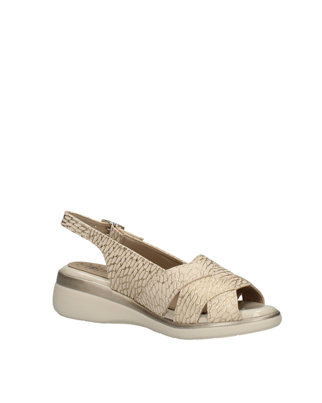 Pitillos sandali in pelle stampata con zeppa