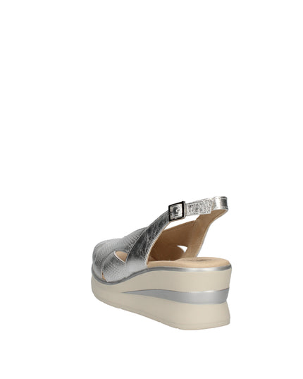 Pitillos sandali in pelle laminata con zeppa