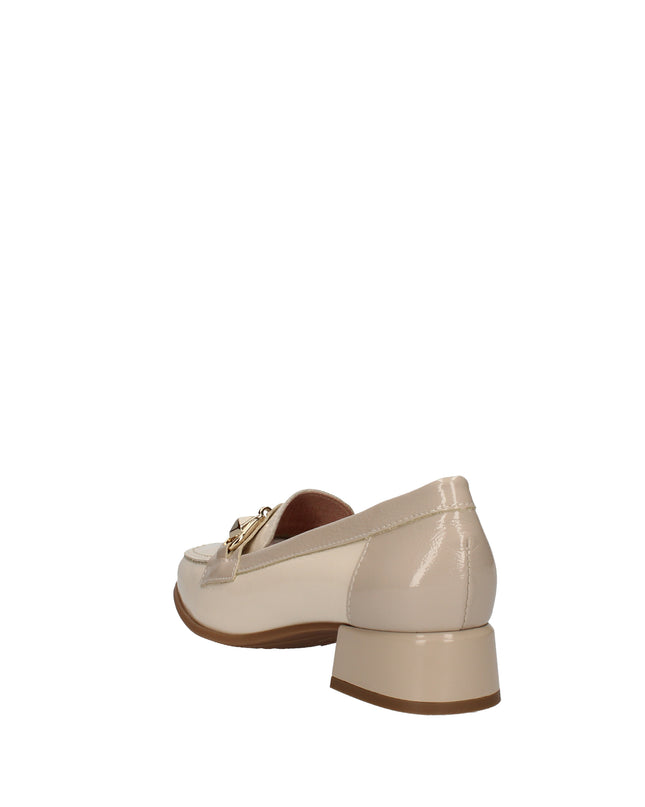Pitillos mocassini in pelle verniciata con tacco basso